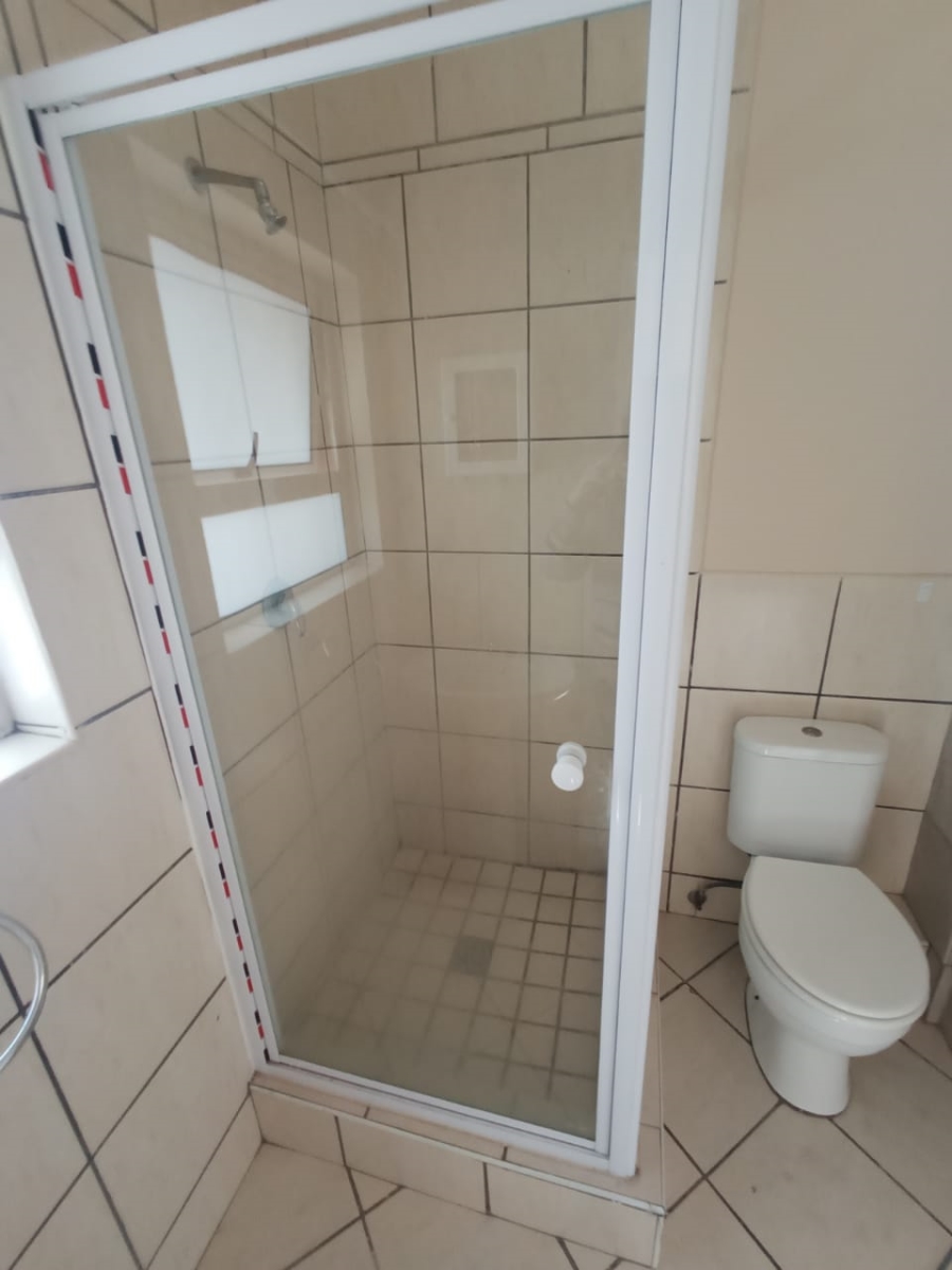 To Let 2 Bedroom Property for Rent in Buh Rein Estate Western Cape
